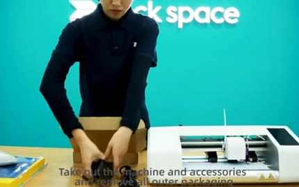 Comment faire fonctionner la machine de découpe de film de traceur d'espace de roche