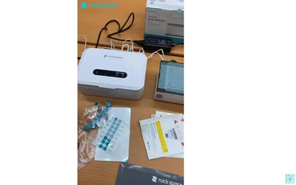 Personnalisation de la peau de votre téléphone rendue super facile avec l'espace de roche